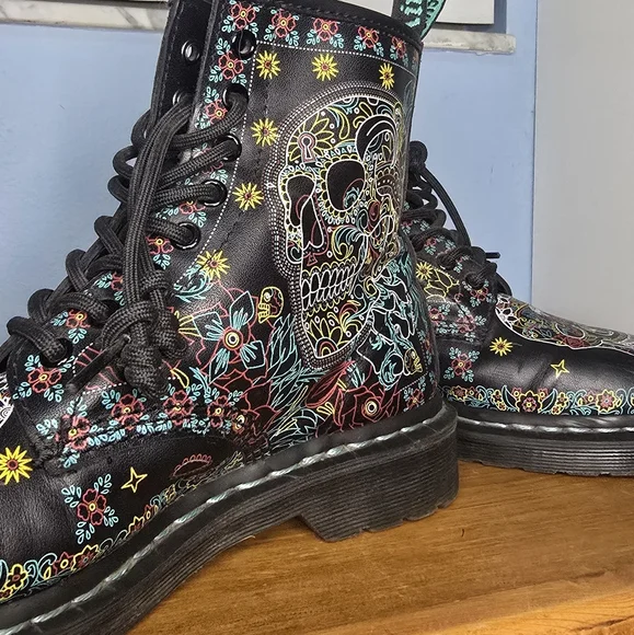 Day Of The Dead 1460 Dr.Martens Skull Pattern Boots - Picture 2 of 13